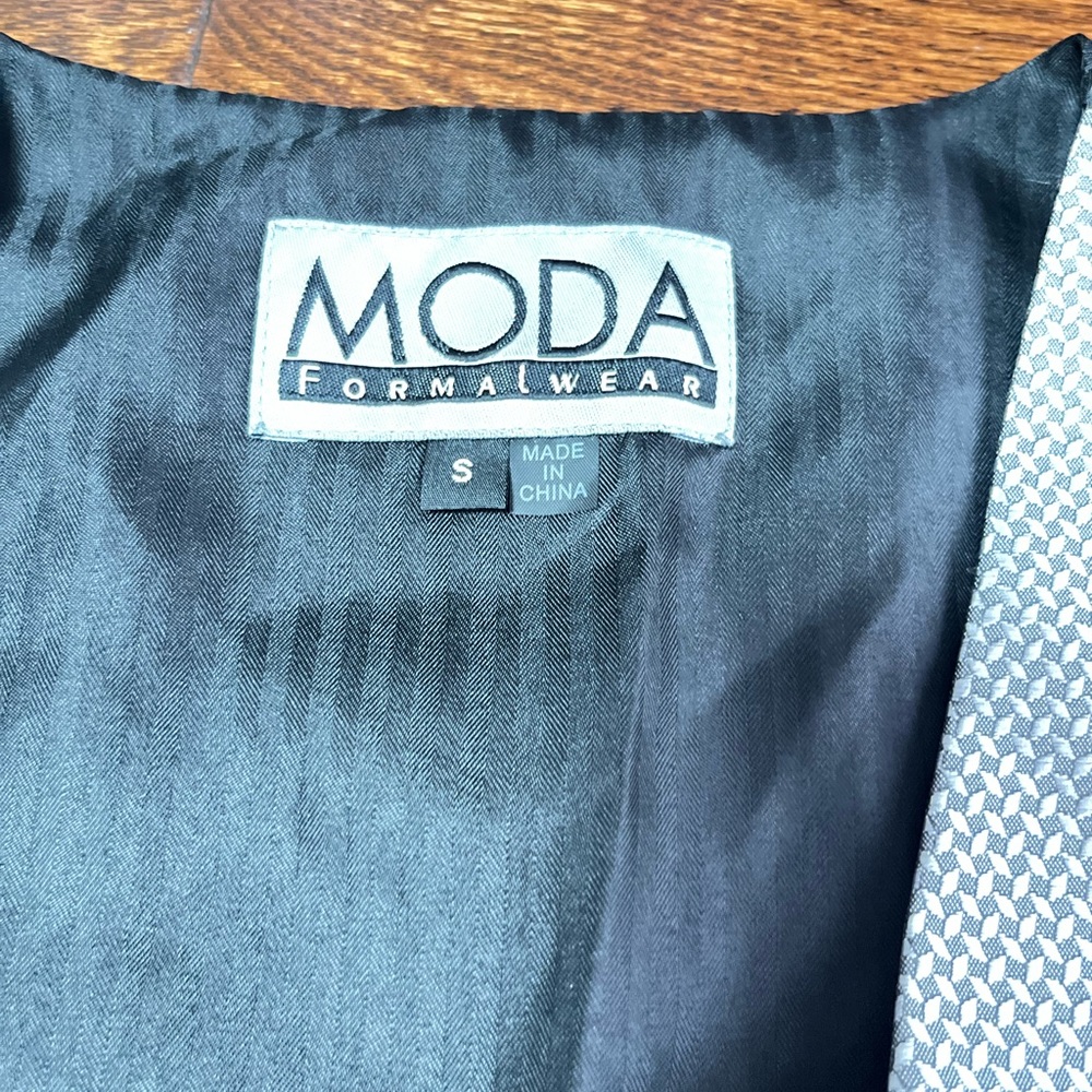 Moda Formalwear Silver Patterned Vest - Picture 3 of 3